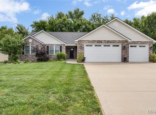 2395 Lakeshore Dr, Columbia, IL 62236