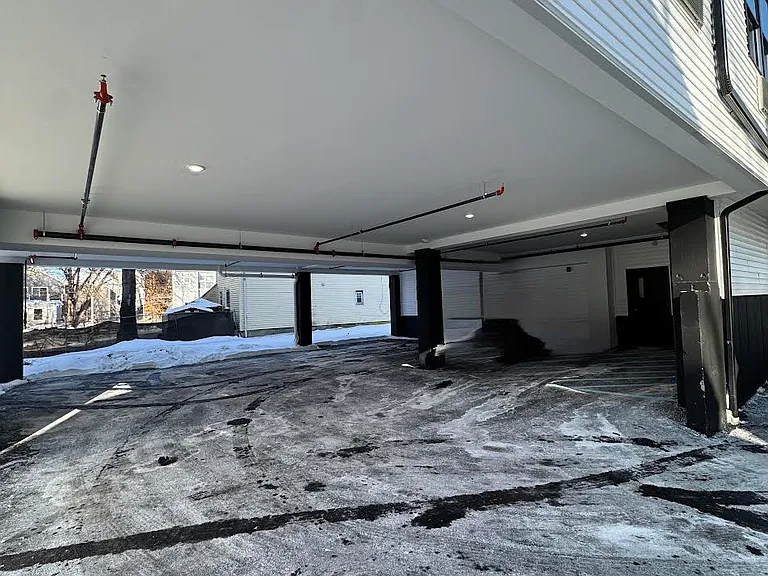 22 Seeley St — Photo 8