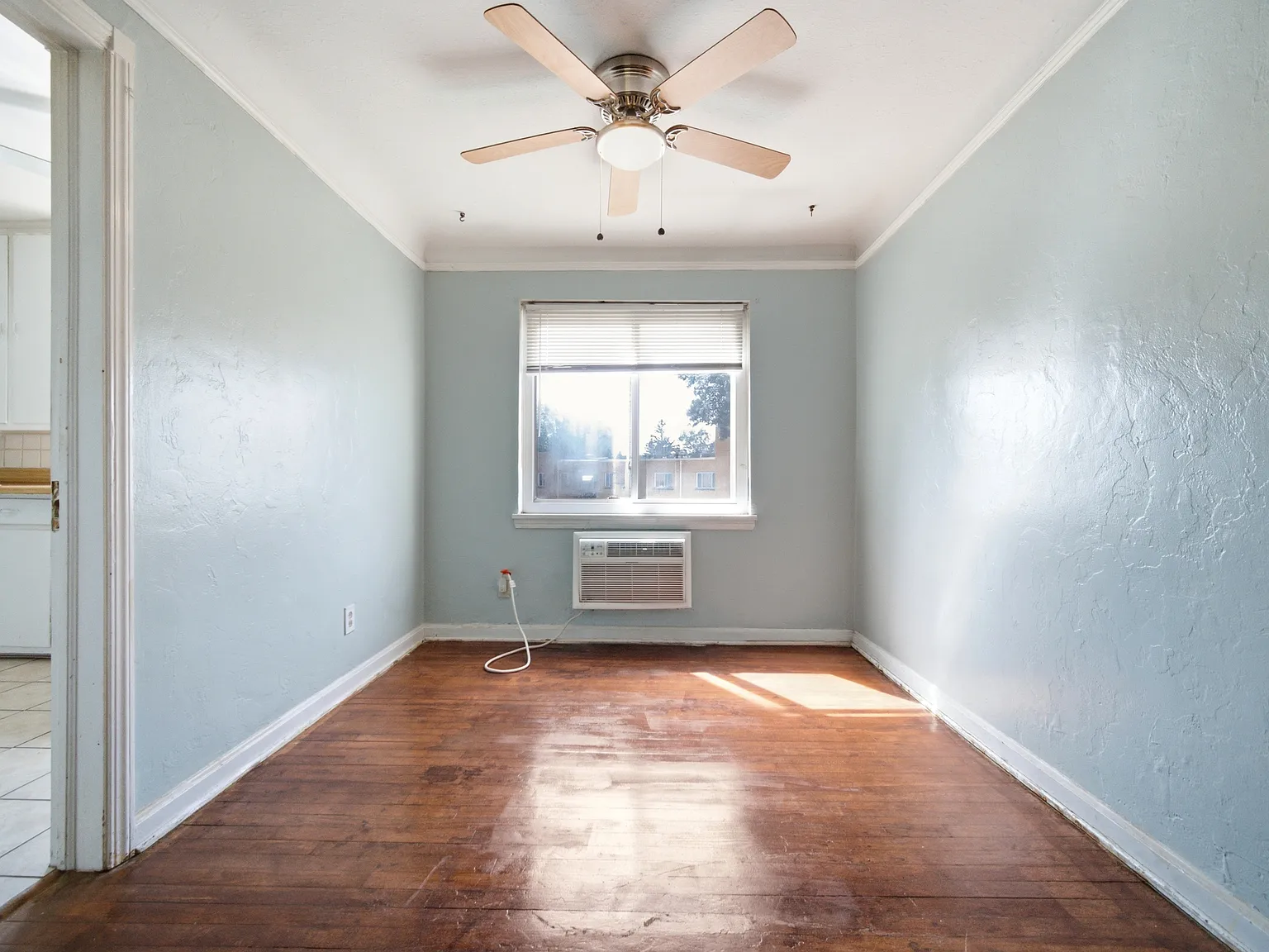 2 bed, 743 sqft, $1,100 — Photo 3