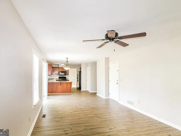 2915 Emerson Lake Dr — Photo 5