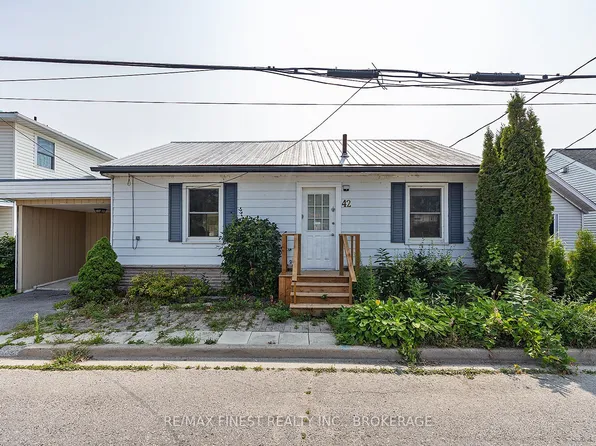 42A Hill St, Prince Edward County, ON K0K 2T0