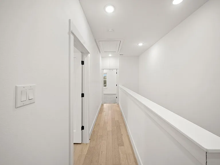 2811 Anita St — Photo 12