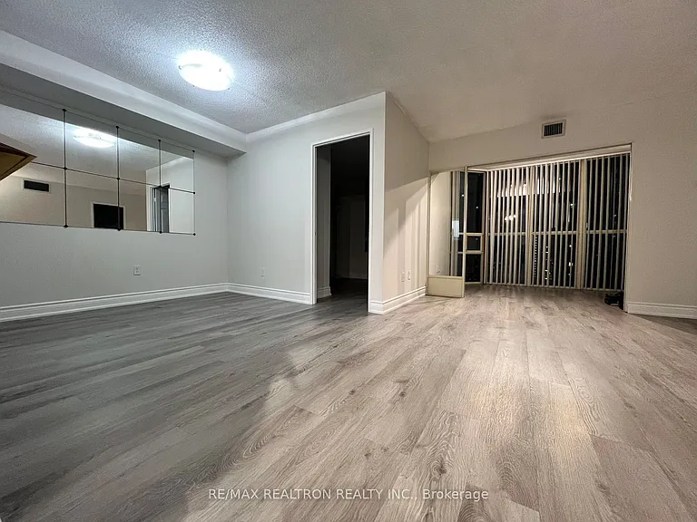 285 Enfield Pl #1412 — Photo 6