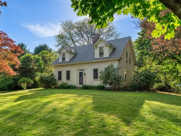 35 Forest St, Pembroke, MA 02359