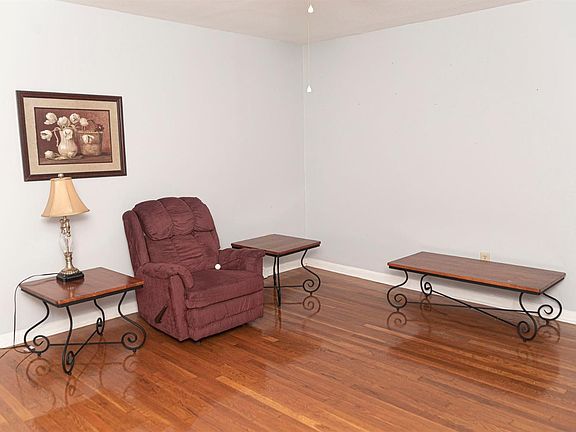 4th image of 2317 Shandon Dr