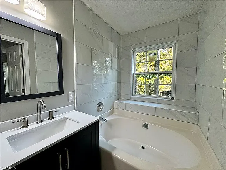 4019 Sherry Ct — Photo 27