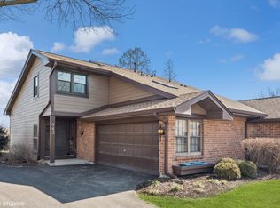 943 Brown Deer Dr, Westmont, IL