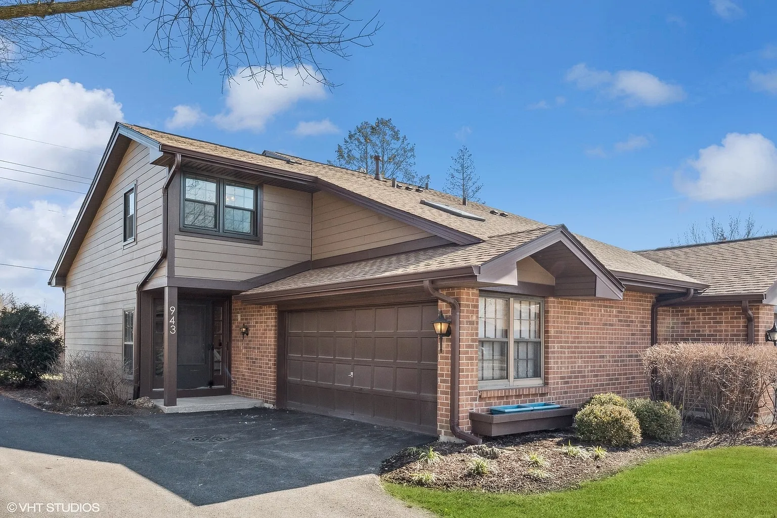 943 Brown Deer Dr photo 1