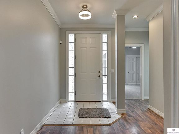 2nd image of 17164 Hickory Plz