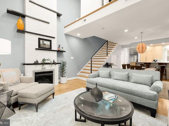 1126 25th St NW APT 4, Washington, DC 20037