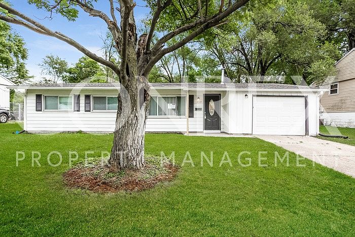 1st image of 3719 N Roseway Ln
