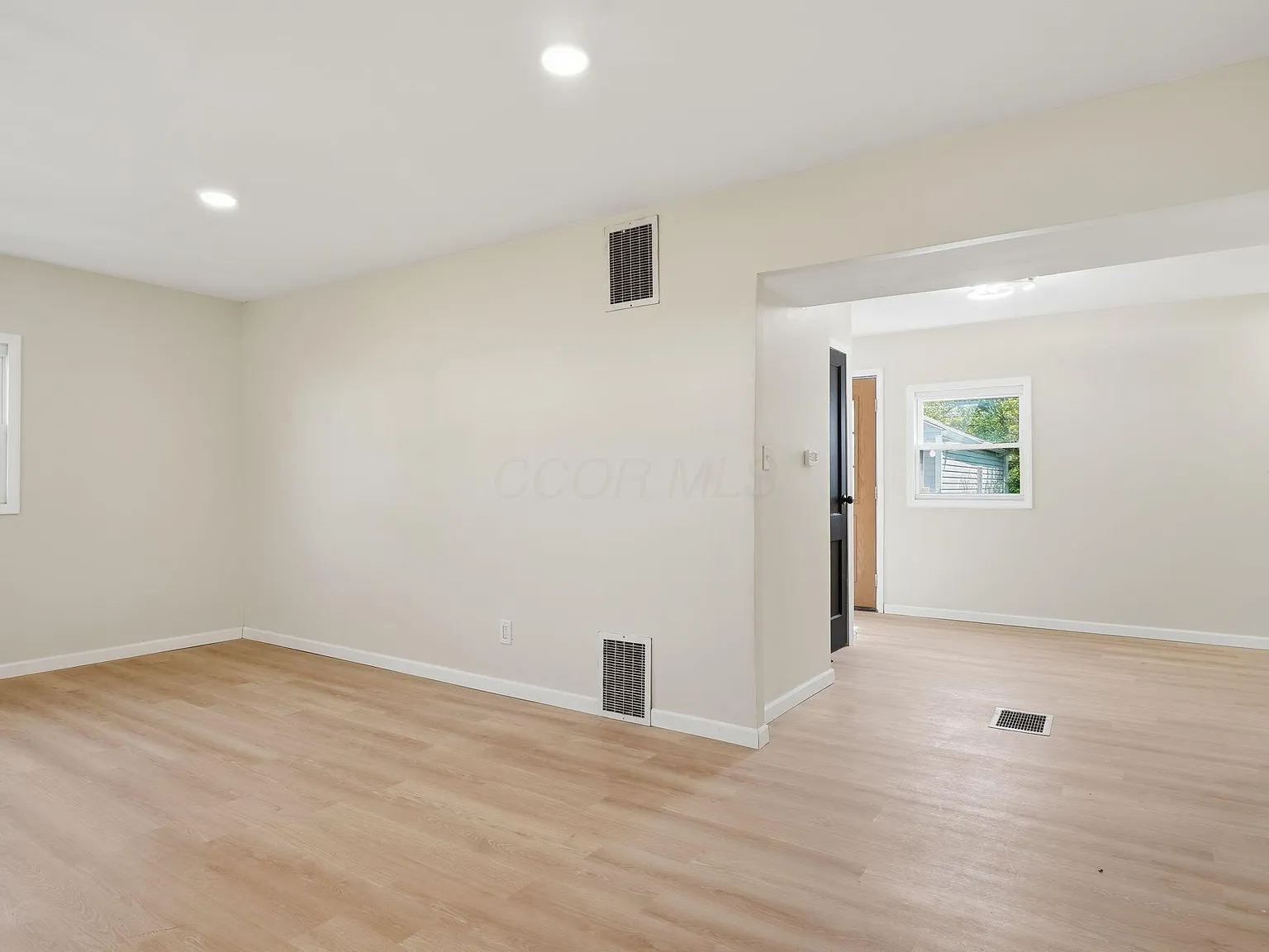 4 bed, 1.0 bath, 1104 sqft, $1,750 — Photo 3