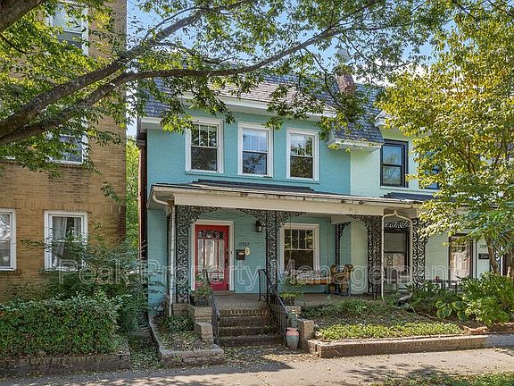 3rd image of 3307 Grove Ave