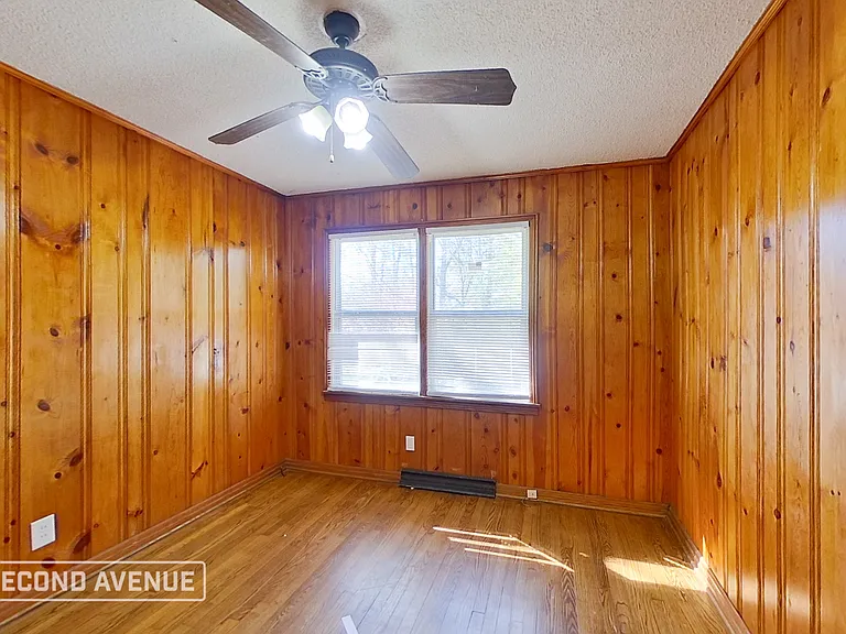 2328 3rd St NE — Photo 9