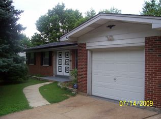 1837 Longford Dr, Saint Louis, MO 63136