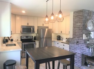 27 Wildrose Ln, Levittown, PA 19054
