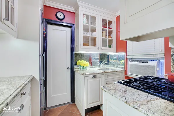 Sold by Sotheby's International Realty | media 3