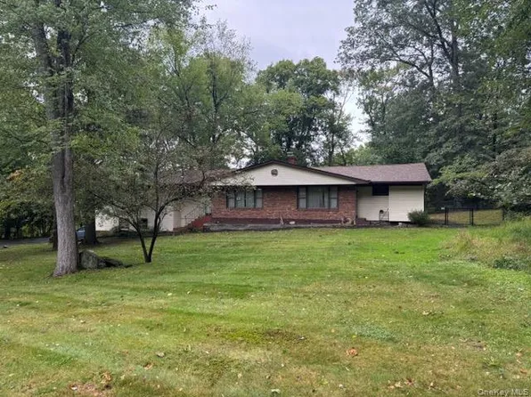 61 Rolling Ridge Road, New City, NY 10956