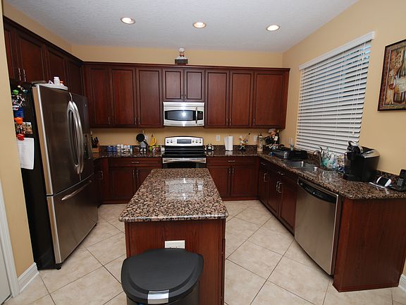 5th image of 17901 Ayrshire Blvd
