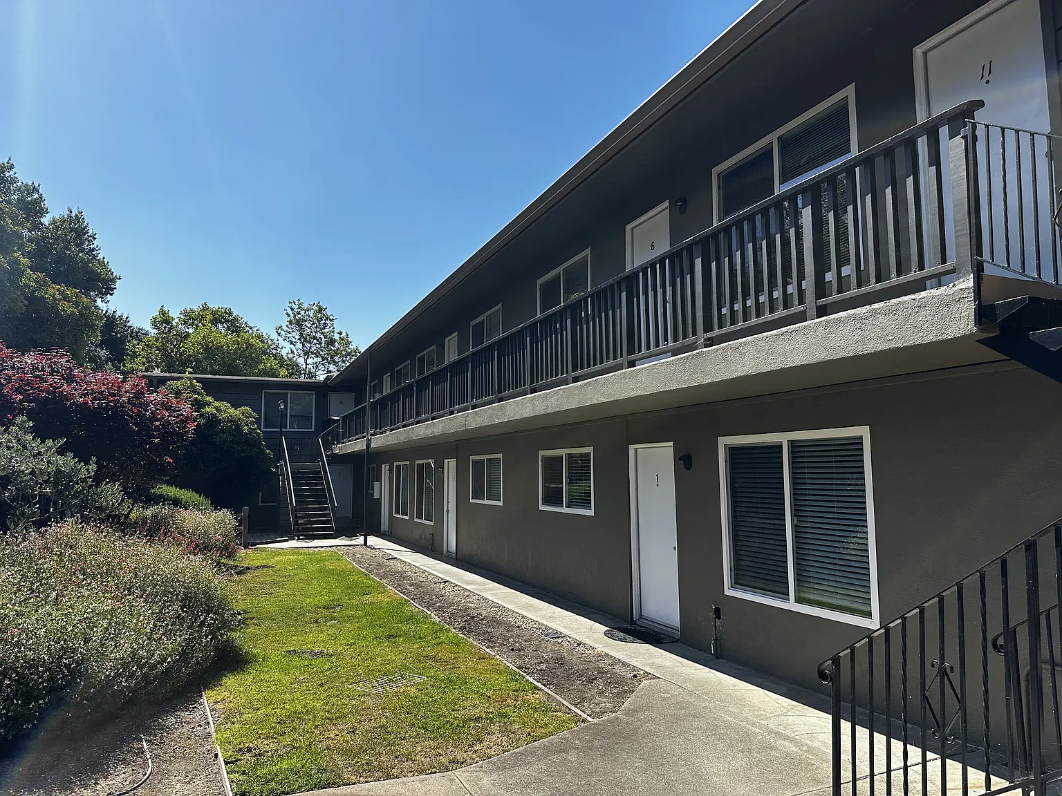 2 bed, $2,450 — Photo 1