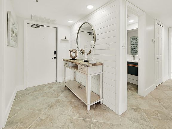 4th image of 801 S Ocean Drive #1109