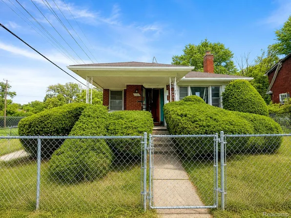 11882 Findlay St, Detroit, MI 48205