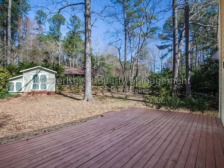 702 Buckingham Rd — Photo 14