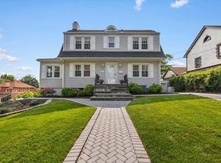 22 Chippewa Rd, Yonkers, NY 10710