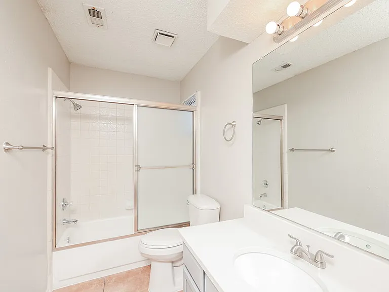 2728 Oak Bend Ln — Photo 16