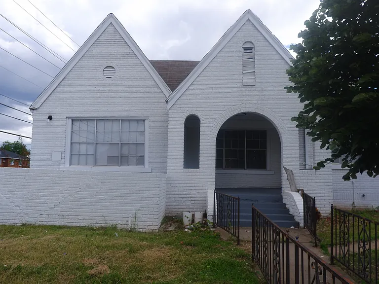 2100 NW 27th St — Photo 17