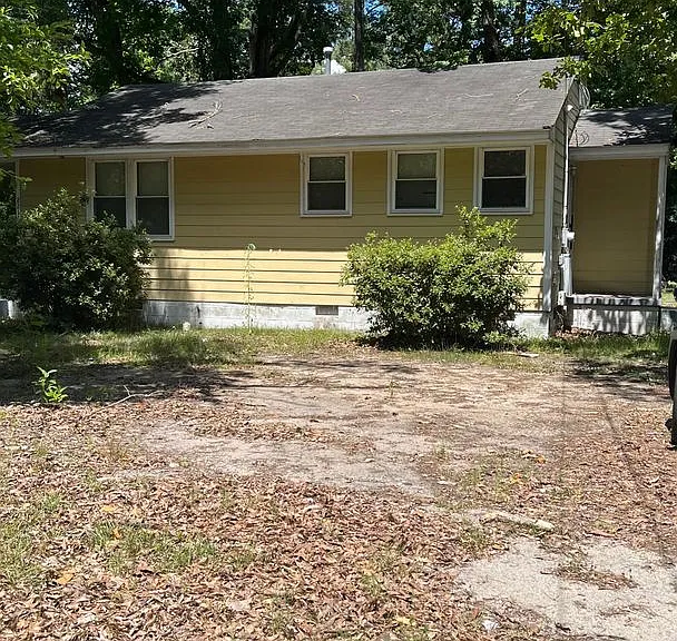 2215 Briarfield Rd — Photo 2