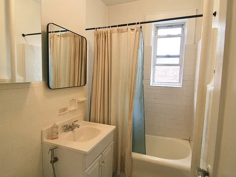 41-7 47th Ave #1D — Photo 6