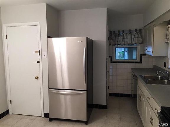 4th image of 5704 Sutherland Ave