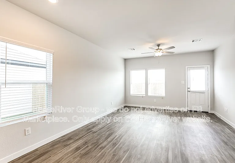 11889 Whirlaway Dr — Photo 2