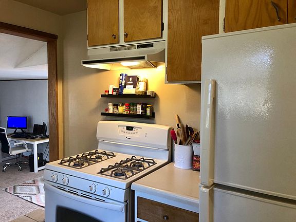 3rd image of 11018 Bartlett Ave NE