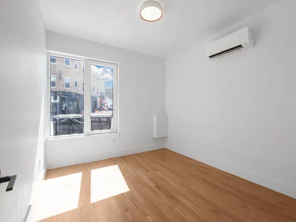 489 Grand Street image 3 of 8