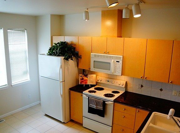 5th image of 2680 139th Ave SE #15
