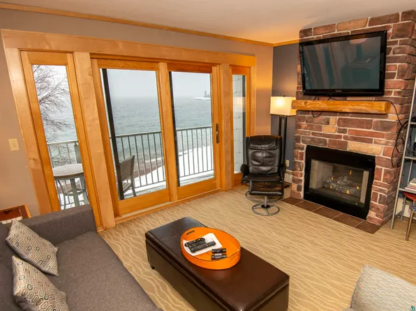 21 E Wisconsin St Unit 304, Grand Marais, MN 55604