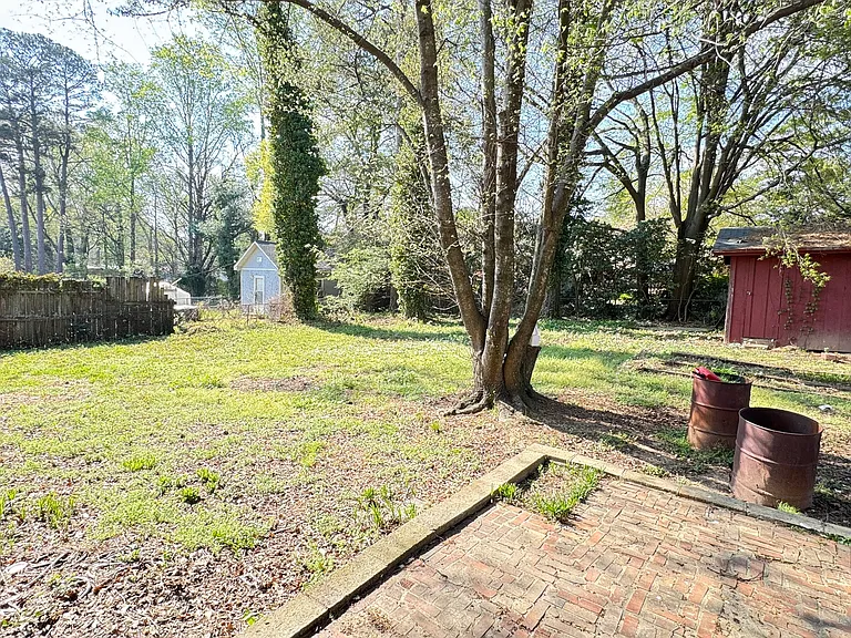 723 Sheffield Rd — Photo 8