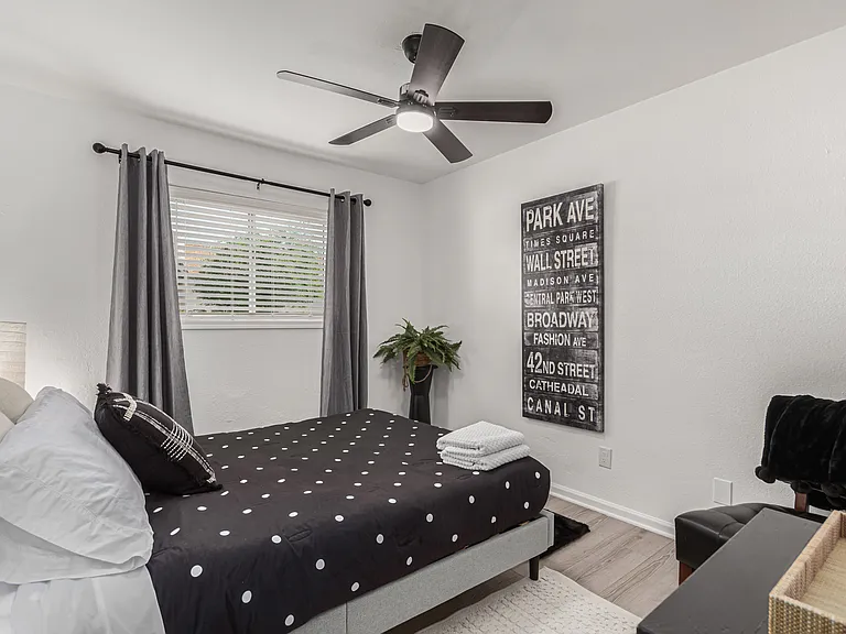 2611 E Obregon St — Photo 13