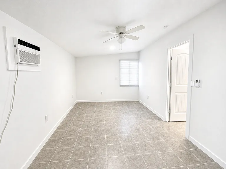 240 1/2 E Beech Ave — Photo 10