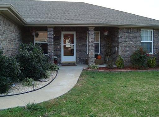 1st image of 27 Olmstead Cir