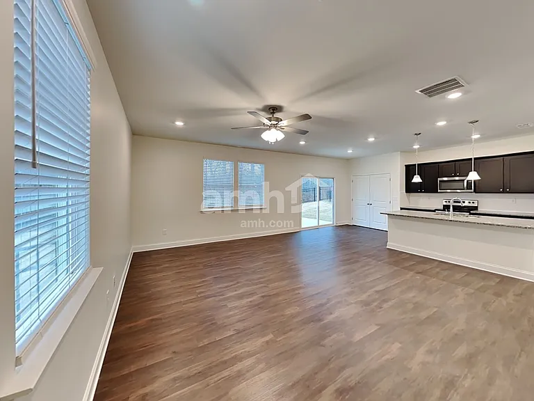 577 Summit View Ln — Photo 6