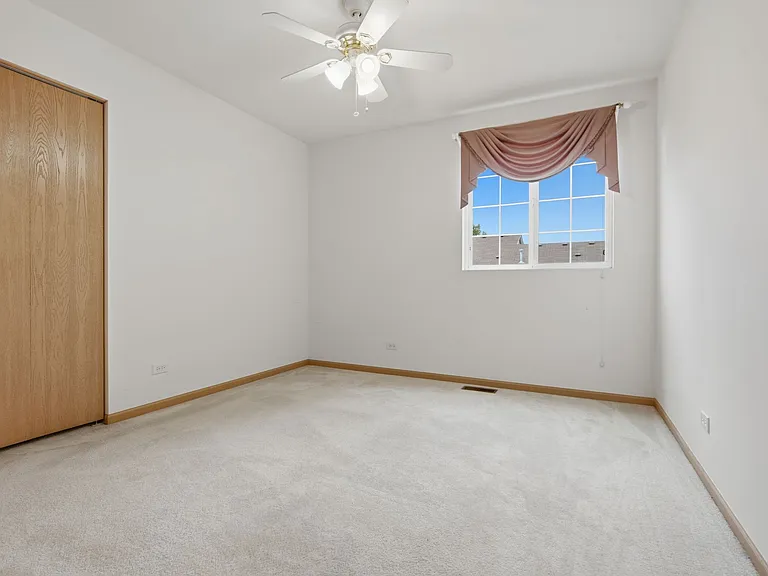 1758 Edith Ln — Photo 8