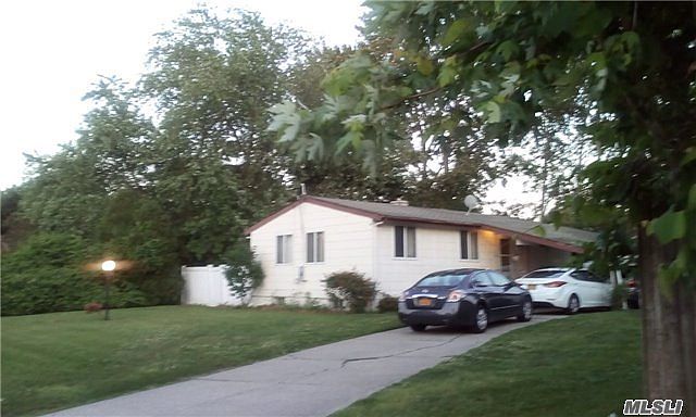 1st image of 30 Dahlia Dr S