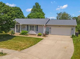 4705 Edgebrook Dr, Waterloo, IA 50701