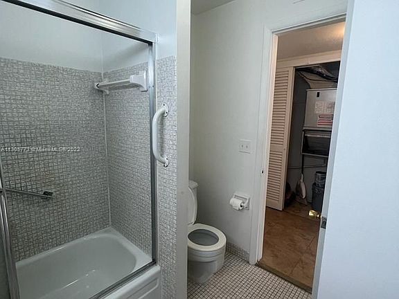 4th image of 1460 NE 169th St APT 115