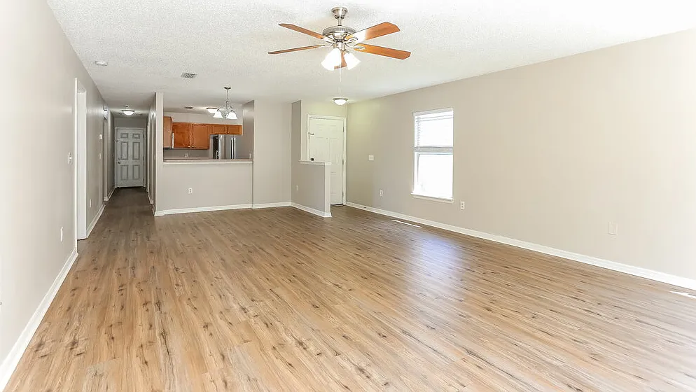 4 bed, 2.0 bath, 1468 sqft, $2,650 — Photo 4