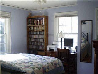 3rd image of 1425 Larson St