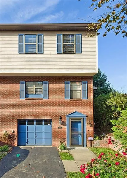 101 Longfellow Ct photo 1